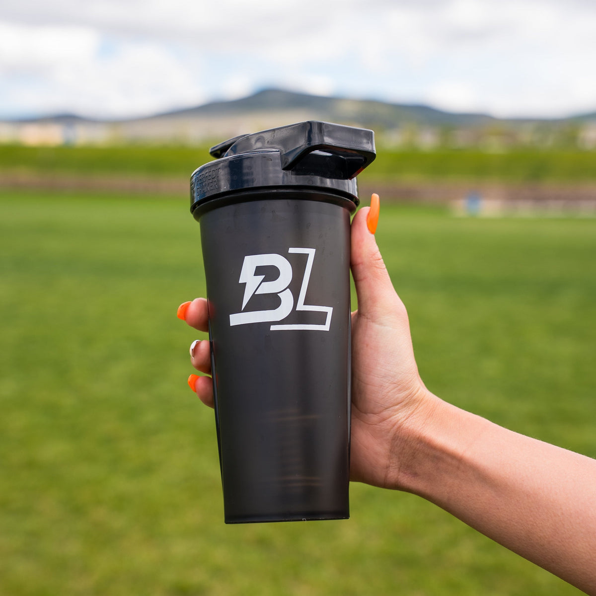28 Oz Protein Shaker Bottle With Lid